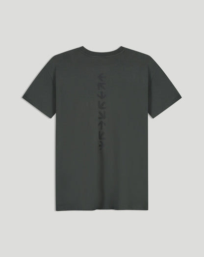 Back view of the black F1 racing T shirt with a vertical row of arrows down the center