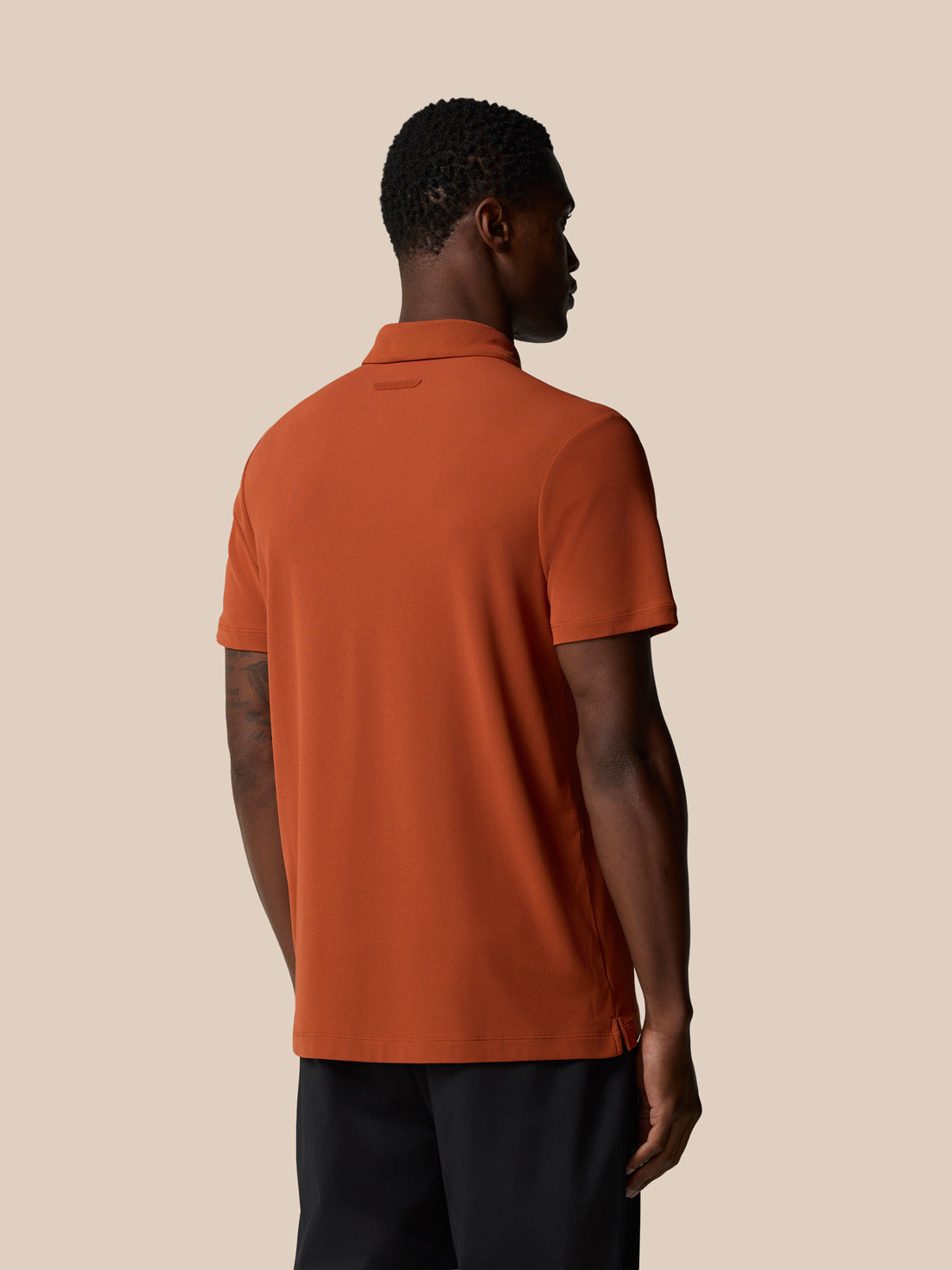 Polo Elevated Lifestyle – Óxido oscuro - Dark Rust/Dark Rust