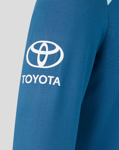 Blue sleeve with Toyota logo on a gray background