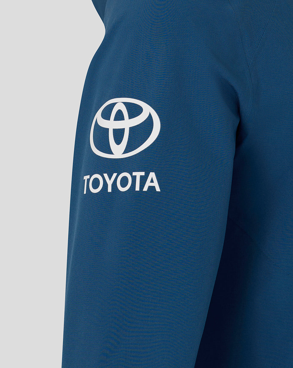 Blue sleeve with Toyota logo on a gray background